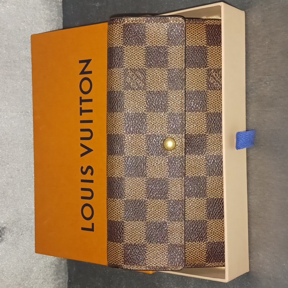 Louis Vuitton Sarah Damier Ebene Wallet